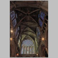 Chartres, photo MMensler, Wikipedia, Transept north.jpg